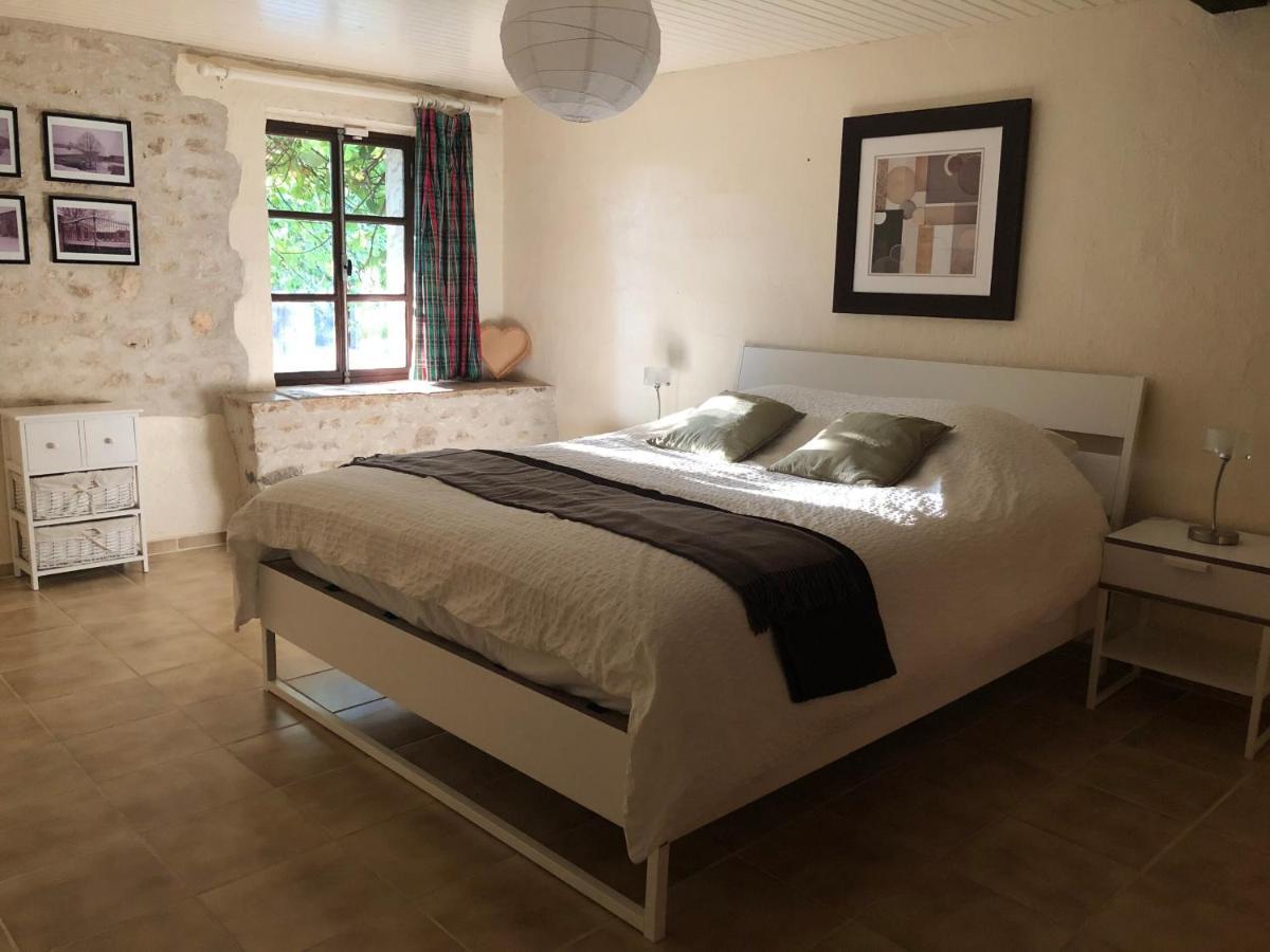 Uniquely Private Holiday Villa In The Charente Puyreaux المظهر الخارجي الصورة