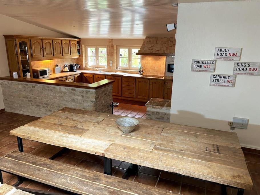 Uniquely Private Holiday Villa In The Charente Puyreaux المظهر الخارجي الصورة