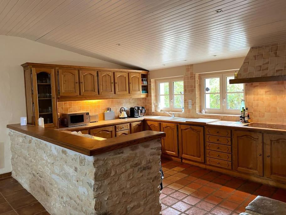 Uniquely Private Holiday Villa In The Charente Puyreaux المظهر الخارجي الصورة